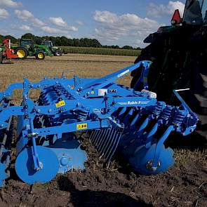 'Goede structuur is nooit te duur' was het thema van de dag. Bezoekers grapten over de mooie trekkers en werktuigen. Wat goed te zien was was de kwaliteit van werken met verschillende machines. Sommige machines 'kloppen' de grond te sterk op. Daar waar aa