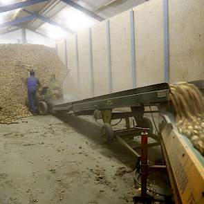 De box van 450 ton moet aan het eind van deze week leeg zijn.