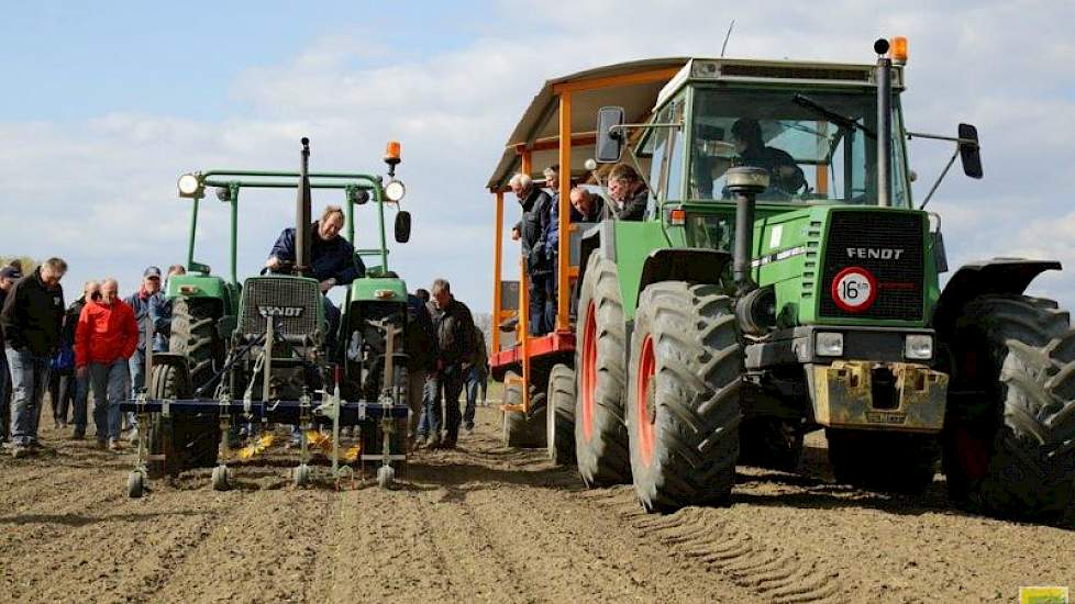 Ook was er de HAK schoffelbalk. Dit is een demomachine en rijdt daarom op een smallere werkbreedte.