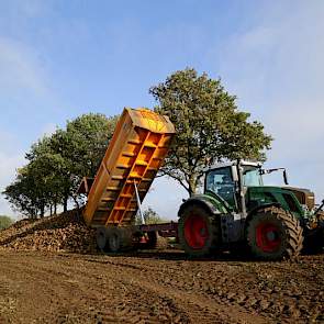 Sterenborg moest rond 20 november weer een deel van zijn bieten leveren, vervolgens in december een deel en de laatste bieten stonden gepland voor eind januari. „Maar dat was bij de aftrap van de bietencampagne, het zal nu wel februari worden”, verzucht d