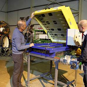 Cleanlight showde de bollenkap om met uv-licht aardappelen en uien van ziektekiemen te vrijwaren.