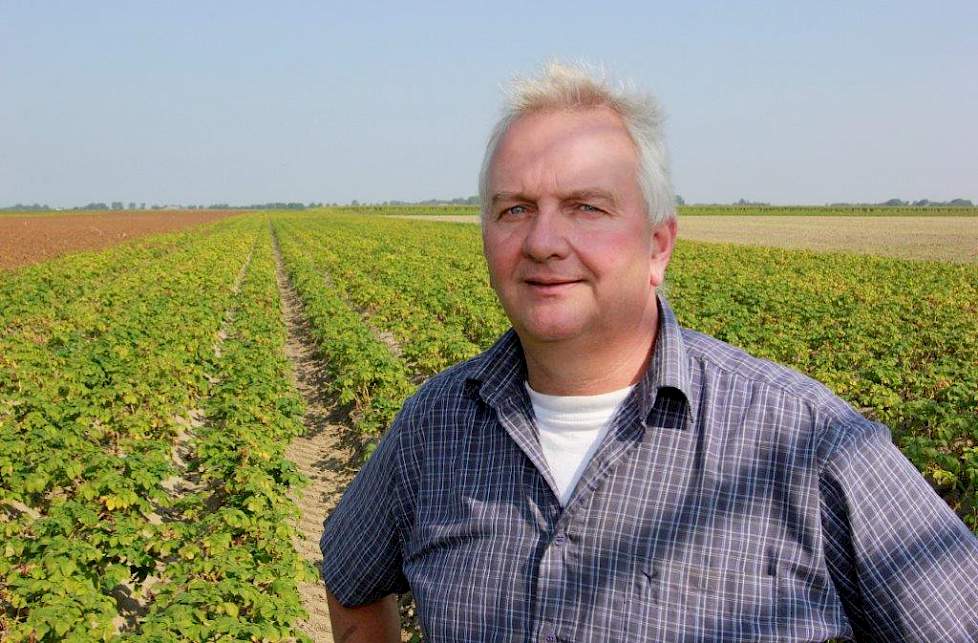 Anselm Claassen: „Ook al is het risico nog zo klein, het is een zinvolle manier om de risico’s te verkleinen. Ik heb nu het gevoel dat ik alles doe wat in mijn mogelijkheden ligt om een besmetting te voorkomen, of in ieder geval de risico’s op insleep zo