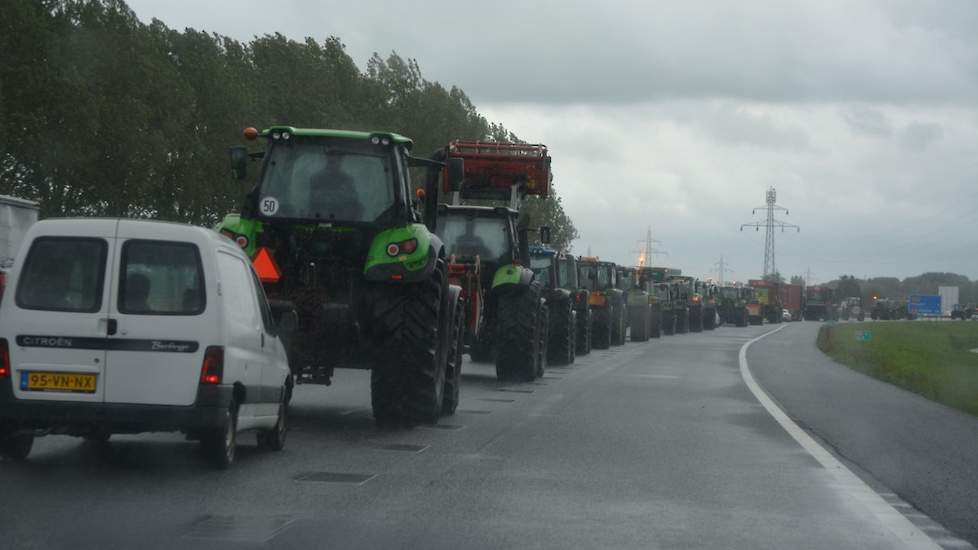 Zonder problemen kunnen de boeren invoegen op de A32.