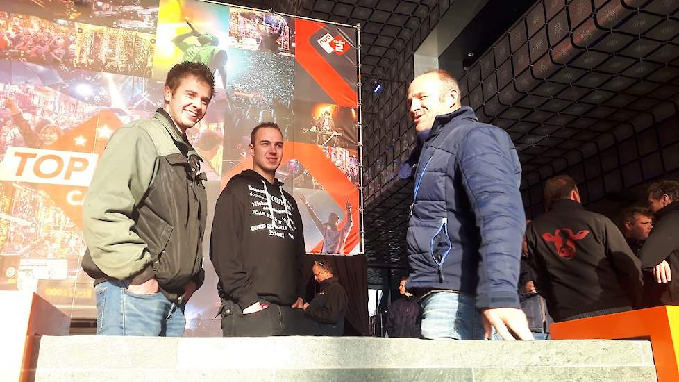 Melkveehouder Beukers (rechts) vindt dat het 'veel nut' heeft gehad dat boeren zijn gaan protesteren.