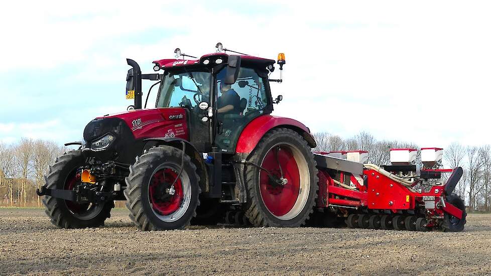 Uien zaaien met Agricola Italiano SN-1-130 Agr. Loonbedrijf: Haaijer uit Veelerveen.