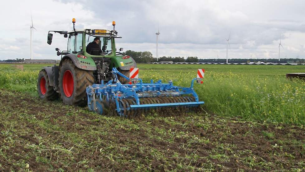 Lemken-frees werkt groenbemesters in.