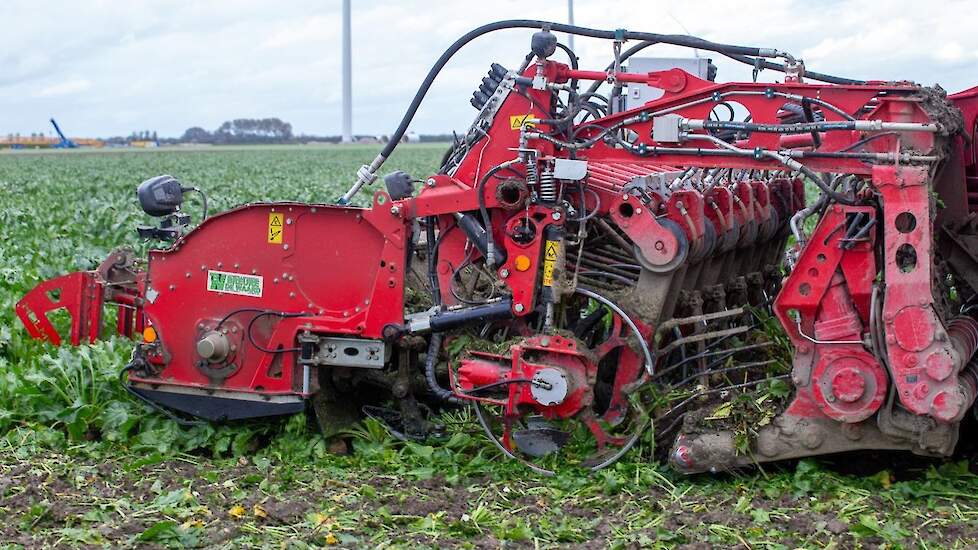 Door de natheid was de aanvoer van de bieten bij Cosun Beet Company afgelopen week niet meer mooi verdeeld over het land. Vanuit Noord-Holland, Texel en Friesland kwamen weinig tot geen bieten binnen, omdat daar vrijwel niet gerooid kon worden. Dat werd g