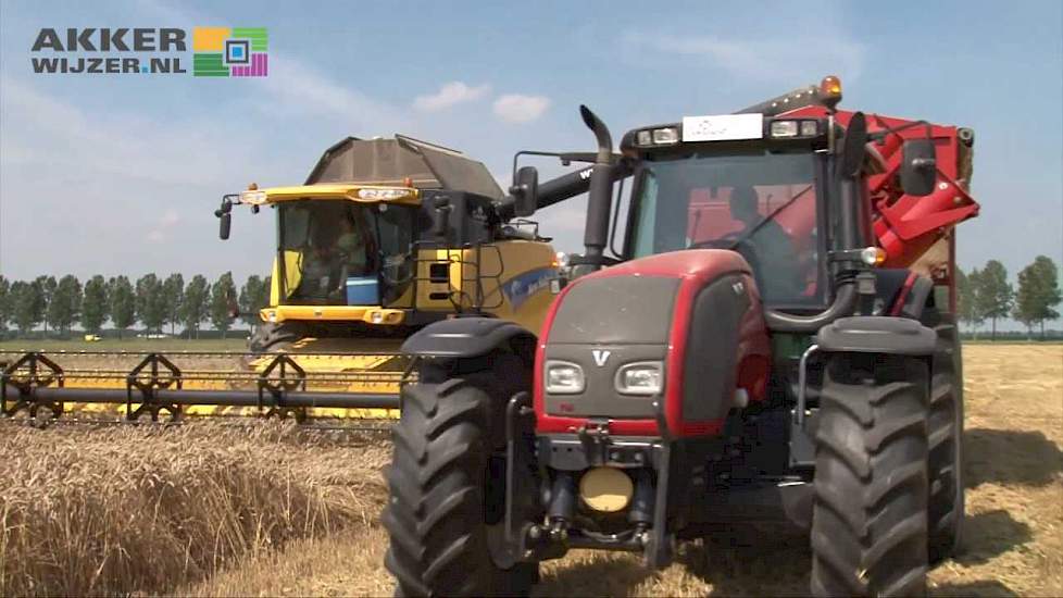 New Holland CR9080 en overlaadwagen goed voor 40 ton p/u